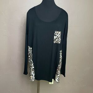 #0020- Bob-eau blouse 
Black and Animal Print 
Size 2X